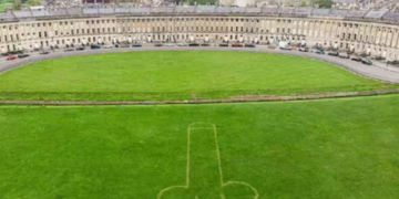 Police identify man who vandalized Colosseum