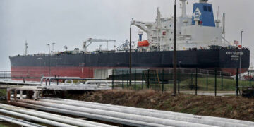 Swiss-based firms keep Russian fuel flowing – FT