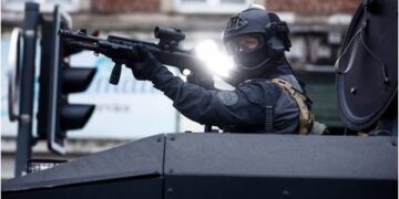 French police demand action from government, threaten ‘resistance’