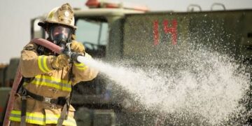 Toxic ’forever chemicals’ found in nearly half US drinking water – study