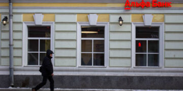 Kiev nationalizes bank of London-based tycoons