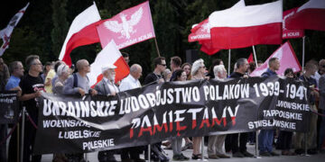 Warsaw wants ‘gestures’ from Kiev on massacres