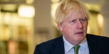 Boris Johnson fumbles Covid probe by ‘forgetting’ iPhone passcode – Times