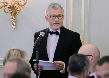 ‘Go to hell,’ Ukraine tells anti-cluster bomb German MP