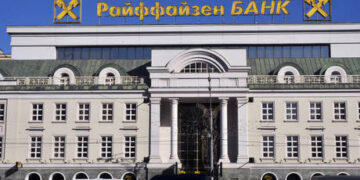 Major EU bank ‘postpones’ plan to leave Russia – Reuters