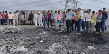 Six killed in retirement home fire