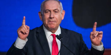 Israeli troops pull back from West Bank