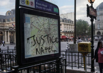 Macron mulls social-media ban