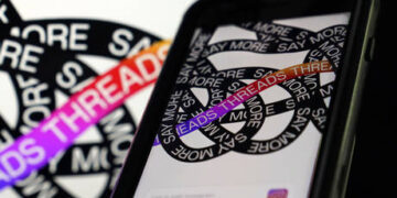 Musk issues another challenge to Zuckerberg