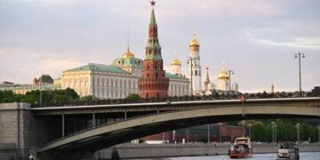 Ukraine labels US peace advocates ‘traitors’