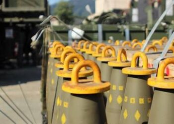 Allies slam cluster bombs US plans to send to Kiev