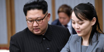North Korea spurns offer of peace talks
