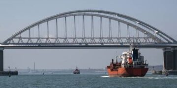 Russian warships conduct drills in Black Sea