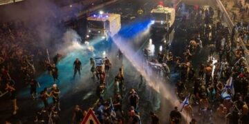 Majority of Israelis fear civil war – poll