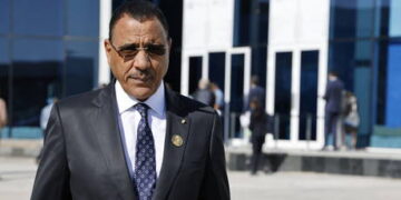 Niger military claims president is overthrown