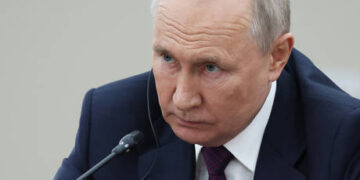 Biden may start ‘World War III’ – Oliver Stone