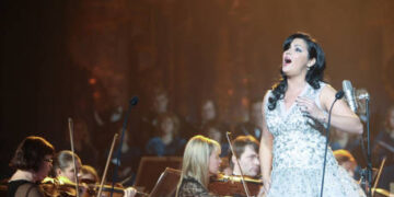 Russian star sues New York opera for $360,000