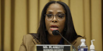 Man shot by FBI after making threats toward Biden