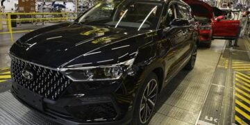 Russia’s biggest automaker reports soaring sales