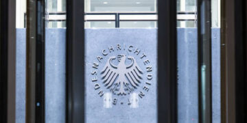 US soldier killed by armored hatch