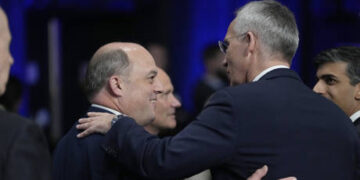 British defence secretary resigns