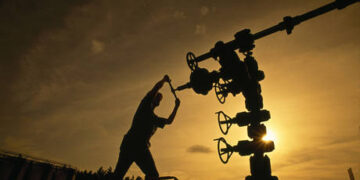 OPEC oil production tumbles – Bloomberg