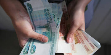 Austrian chancellor makes cash pledge