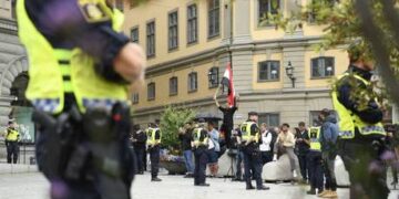 Denmark strengthens border controls