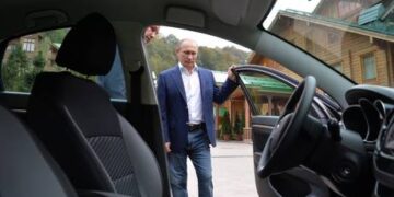 Russian car sales move up a gear