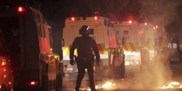 Northern Irish police ponder carrying guns at church – media