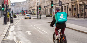 Delivery giants lose bid to block wage increase for NYC workers