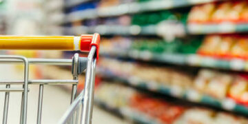 Canada threatens to fine grocery stores over price inflation 