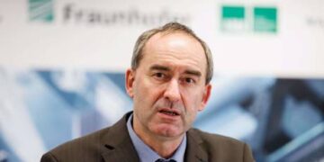 Belgian justice minister tries to clean up ‘pee-gate’ scandal