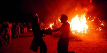 Burning Man attendees stranded in the desert (VIDEOS)