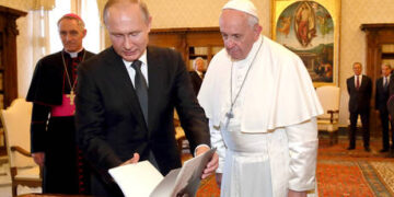 Pope explains controversial Russia comments