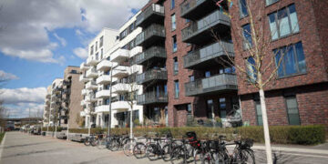 UK house price slide accelerates – data  