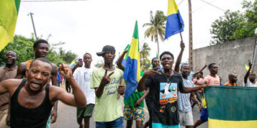 Gabon coup leaders reopen borders