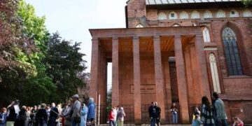 German defense minister uses old imperial name for Russian city