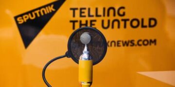 France accused of threatening press freedom