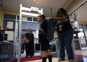 US tops 500 mass shootings this year