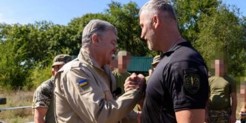 Ex-Ukrainian president sports Nazi-associated patch (PHOTOS)