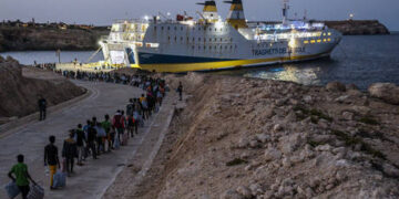 Polish FM dismisses cash-for-visas scandal as ‘fake news’