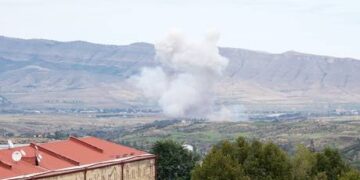 Protesters clash with cops in Armenian capital (VIDEOS)