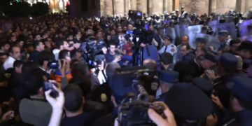 Police quash protest in Yerevan (VIDEO)