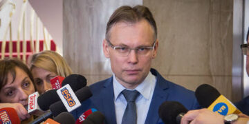 Poland questions price of supporting Ukraine