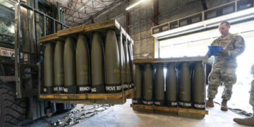 US lawmakers propose major cut to Ukraine aid