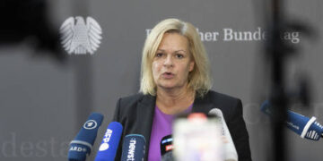 Number of refugees aiming for Germany ‘too high’ – Scholz