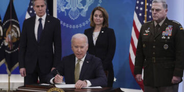 Ukraine F-16 training jeopardized by US government shutdown