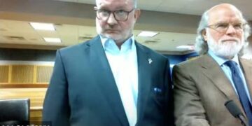 Activist lawyers sue to keep Trump off 2024 ballot