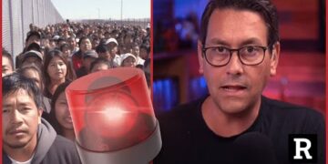 “This is an act of war!” 6,000 illegal aliens invading U.S. each day | Redacted with Clayton Morris